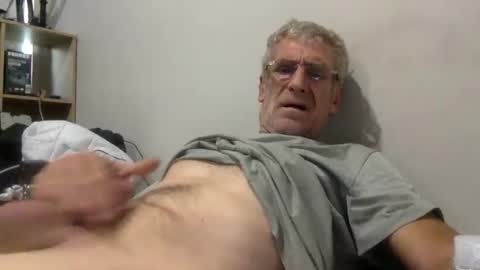 Snapshot of deanofflove221000 chatting on 03/22/26, 12:25 deanofflove221000 online show from 03/22/26, 12:25