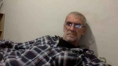 Snapshot of deanofflove221000 chatting on 03/30/26, 04:08 deanofflove221000 online show from 03/30/26, 04:08