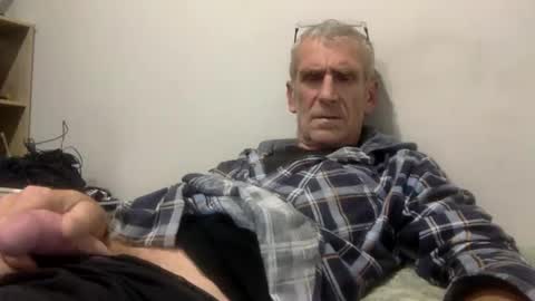 Snapshot of deanofflove221000 chatting on 04/06/26, 06:42 deanofflove221000 online show from 04/06/26, 06:42