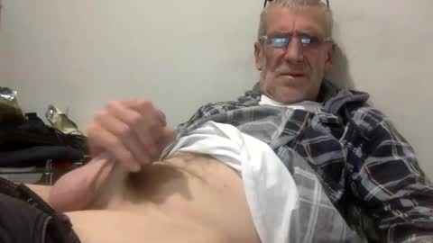 Snapshot of deanofflove221000 chatting on 04/10/26, 09:14 deanofflove221000 online show from 04/10/26, 09:14