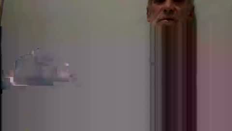 Snapshot of deanofflove221000 chatting on 04/17/26, 02:47 deanofflove221000 online show from 04/17/26, 02:47