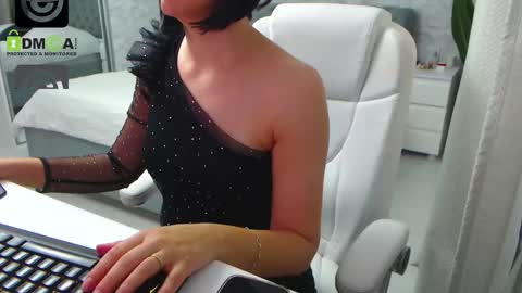 Elly online show from 10/07/25, 08:44