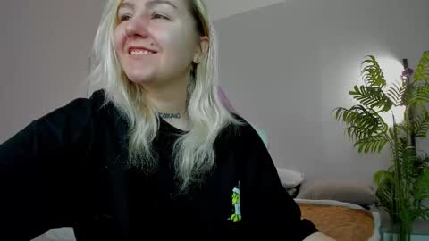 Debbie Mon Tue Fri Sun Sat GMT 3 1000am - 0400pm  online show from 11/22/25, 05:34