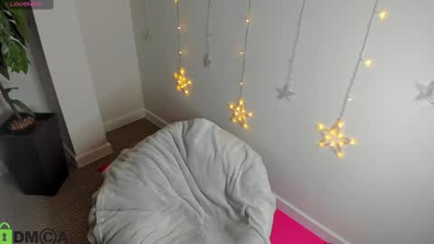 Jennifer online show from 12/14/25, 11:42