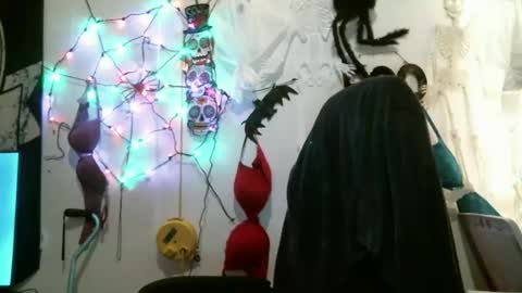 DEBBIE online show from 10/08/25, 10:24