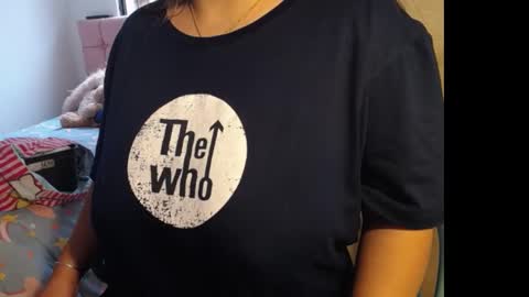 Snapshot of debie_lehee chatting on 12/17/24, 12:54 Victoria online show from 12/17/24, 12:54