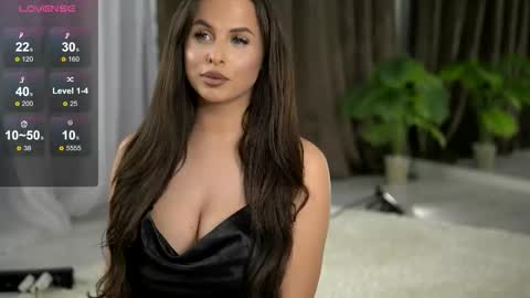 Snapshot of deborahlowe chatting on 11/08/25, 11:32 Tamara online show from 11/08/25, 11:32