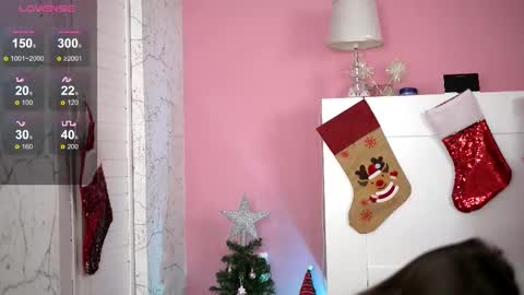 Snapshot of deborahlowe chatting on 12/22/25, 10:01 Tamara online show from 12/22/25, 10:01