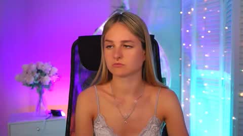 Snapshot of deboralarson chatting on 03/27/26, 08:26 Debora online show from 03/27/26, 08:26