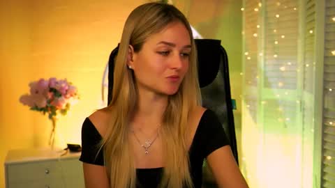 Snapshot of deboralarson chatting on 04/10/26, 03:23 Debora online show from 04/10/26, 03:23