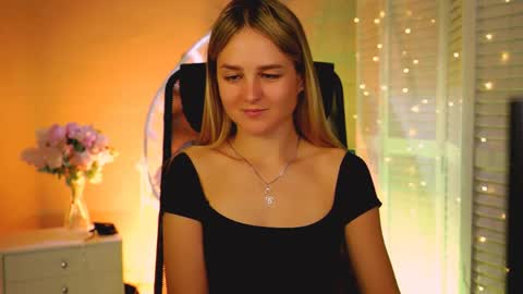 Snapshot of deboralarson chatting on 04/15/26, 03:13 Debora online show from 04/15/26, 03:13