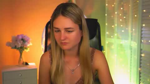 Snapshot of deboralarson chatting on 05/16/26, 03:25 Debora online show from 05/16/26, 03:25