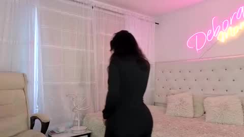 DeboraMom online show from 12/19/25, 10:17