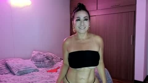 Snapshot of deboramom chatting on 04/01/26, 12:22 DeboraMom online show from 04/01/26, 12:22