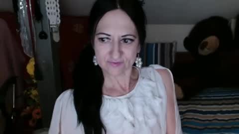 Snapshot of debramilf chatting on 03/21/26, 03:22 DebraMilf online show from 03/21/26, 03:22