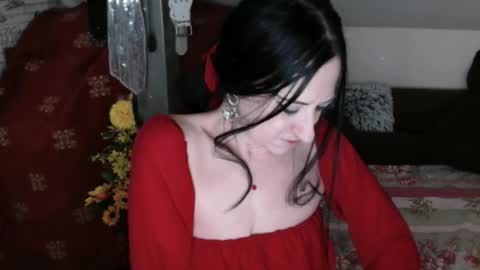 Snapshot of debramilf chatting on 04/09/26, 02:00 DebraMilf online show from 04/09/26, 02:00