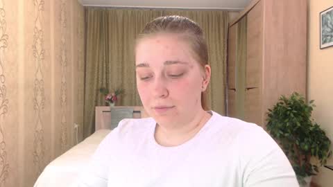 Snapshot of debramust chatting on 12/11/24, 02:22 debramust online show from 12/11/24, 02:22