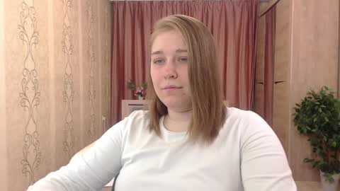 Snapshot of debramust chatting on 12/12/24, 01:17 debramust online show from 12/12/24, 01:17