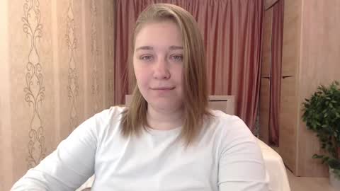 Snapshot of debramust chatting on 12/12/24, 09:48 debramust online show from 12/12/24, 09:48