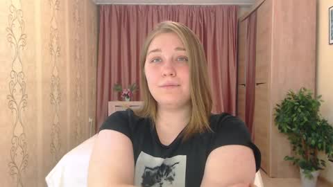 Snapshot of debramust chatting on 12/14/24, 01:59 debramust online show from 12/14/24, 01:59