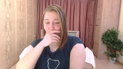 Snapshot of debramust chatting on 12/21/24, 01:36 debramust online show from 12/21/24, 01:36