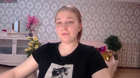 Snapshot of debramust chatting on 12/28/24, 04:09 debramust online show from 12/28/24, 04:09