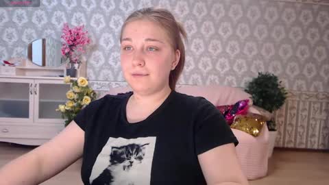 Snapshot of debramust chatting on 12/28/24, 07:11 debramust online show from 12/28/24, 07:11