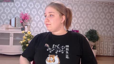 Snapshot of debramust chatting on 01/02/25, 10:33 debramust online show from 01/02/25, 10:33