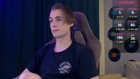 Snapshot of debugmee chatting on 11/26/25, 03:57 Samuel online show from 11/26/25, 03:57