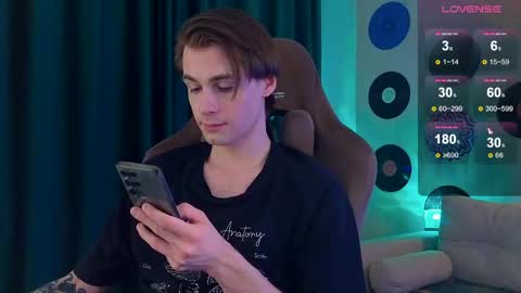 Snapshot of debugmee chatting on 04/06/26, 07:15 Samuel online show from 04/06/26, 07:15