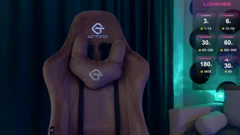 Snapshot of debugmee chatting on 04/18/26, 10:43 Samuel online show from 04/18/26, 10:43