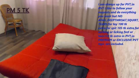 Snapshot of decentwhore chatting on 10/19/25, 07:20 Amy online show from 10/19/25, 07:20