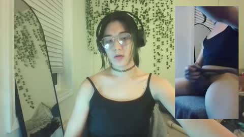 deciduousdoll online show from 09/28/25, 05:13