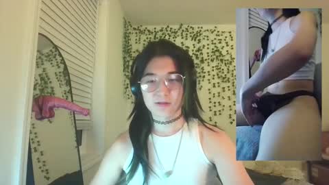 deciduousdoll online show from 10/05/25, 05:28