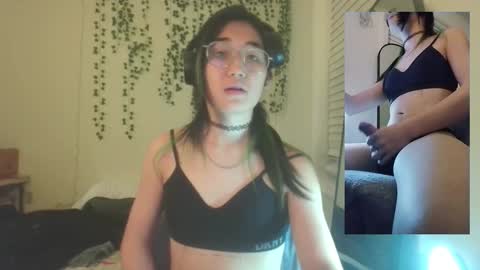 deciduousdoll online show from 11/22/25, 06:56