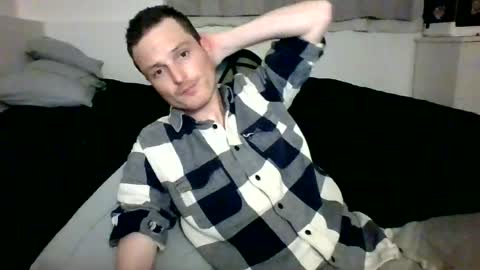 Snapshot of dee4dayz19 chatting on 06/24/26, 04:00 Dee4dayz online show from 06/24/26, 04:00