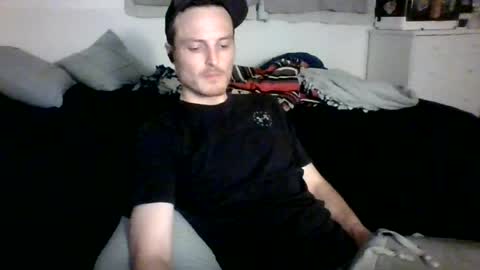 Snapshot of dee4dayz19 chatting on 07/05/26, 01:23 Dee4dayz online show from 07/05/26, 01:23