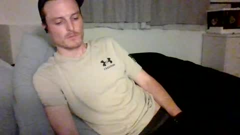Snapshot of dee4dayz19 chatting on 07/17/26, 02:29 Dee4dayz online show from 07/17/26, 02:29