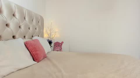 Snapshot of dee_nise chatting on 03/04/25, 02:10 Denise online show from 03/04/25, 02:10