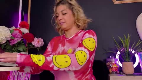 Snapshot of deeadiamond chatting on 11/09/25, 08:29 Deea online show from 11/09/25, 08:29