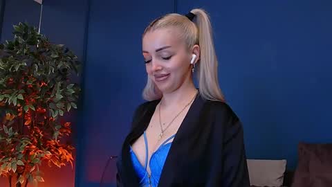 DeeaVIP online show from 04/17/26, 05:10