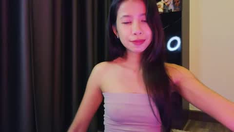 deedeedoll online show from 05/05/26, 11:18