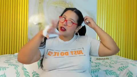 Snapshot of deepandcurvy chatting on 04/08/26, 02:06 deepandcurvy online show from 04/08/26, 02:06