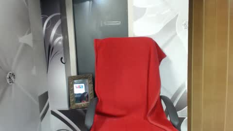 hi guys i m a cute milf i m here for good time and nice people pls be respectfool and enjoy me online show from 01/09/26, 02:47