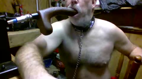 Snapshot of deepthroat227 chatting on 12/30/24, 05:23 Deepthroat My Big Dildos online show from 12/30/24, 05:23