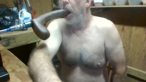 Snapshot of deepthroat227 chatting on 09/30/25, 12:32 Deepthroat My Big Dildos online show from 09/30/25, 12:32