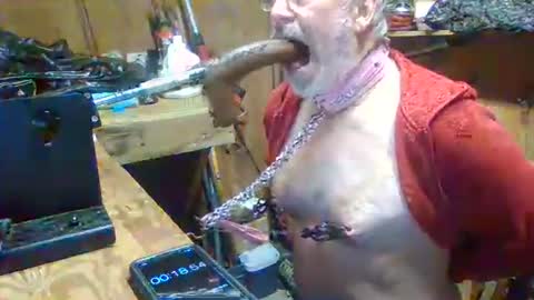 Snapshot of deepthroat227 chatting on 11/28/25, 03:14 Deepthroat My Big Dildos online show from 11/28/25, 03:14