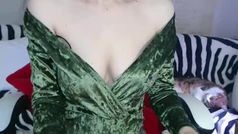 KamiDevi online show from 01/01/25, 12:33