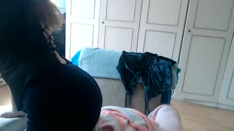Snapshot of deessedivine chatting on 06/13/26, 01:20 KamiDevi online show from 06/13/26, 01:20