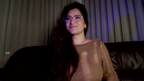 Snapshot of deesseluxure_ chatting on 01/05/25, 06:35 Andre  online show from 01/05/25, 06:35